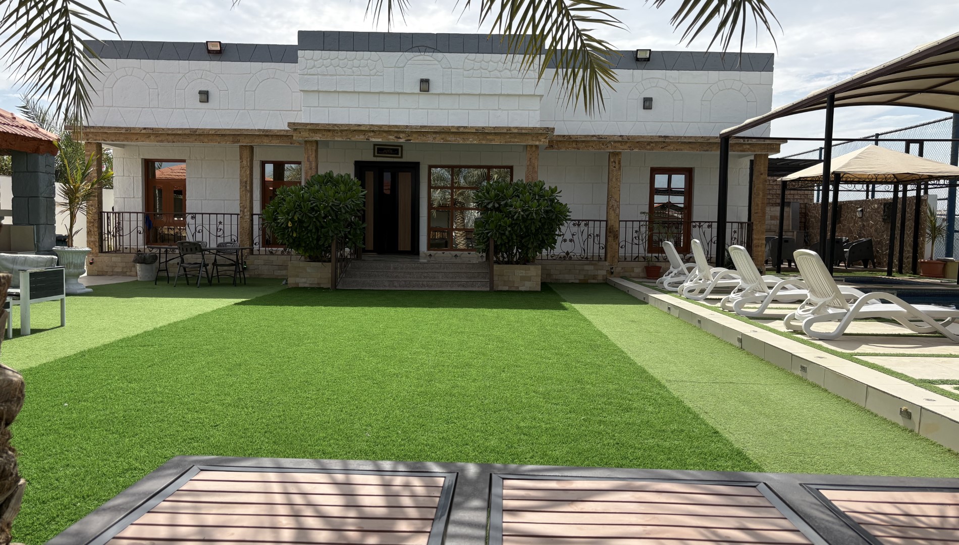 Al Zaeem Resort & Hotel Slider 1